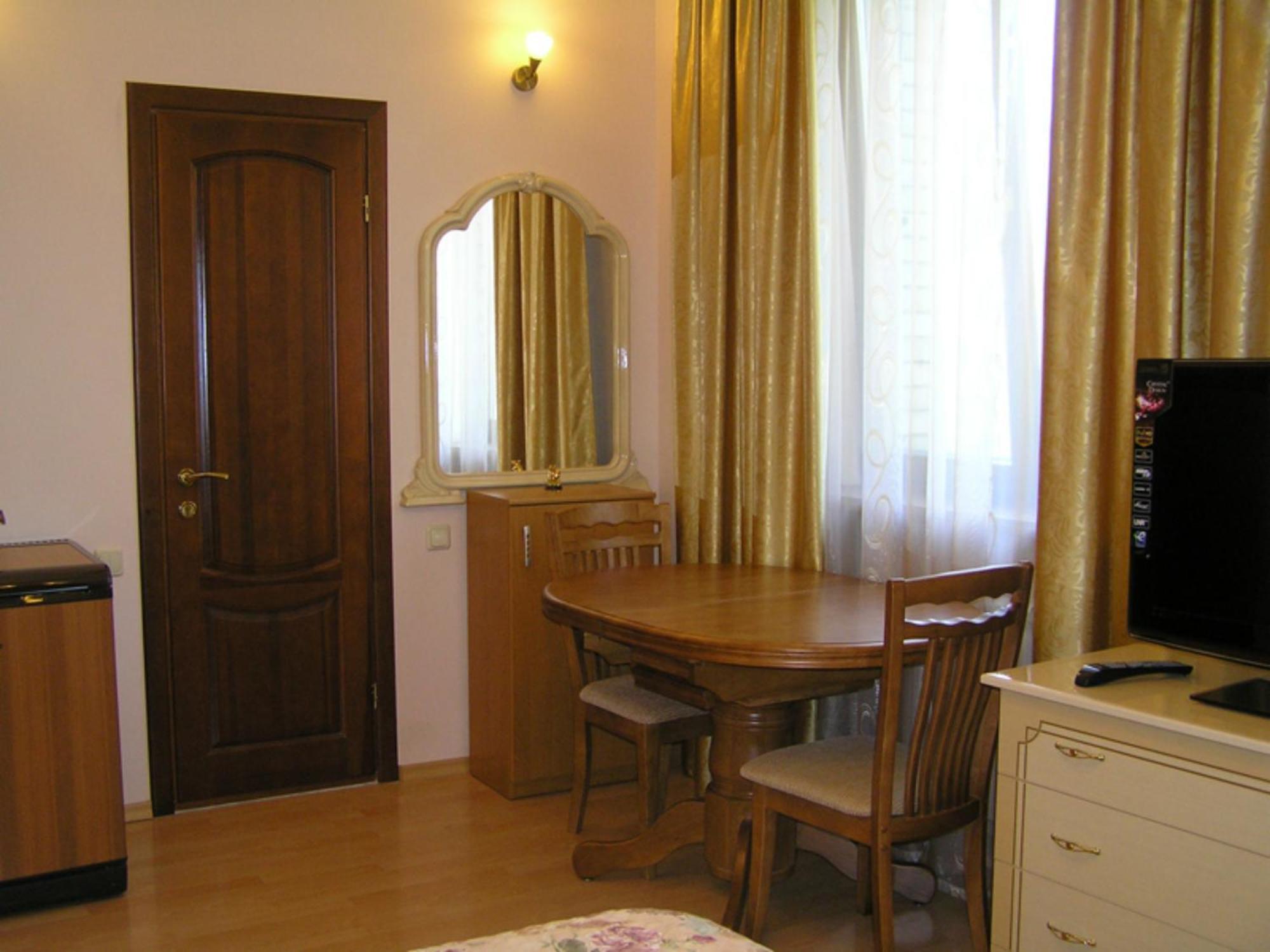 Comfortel Aparthotel Odesa Exterior foto